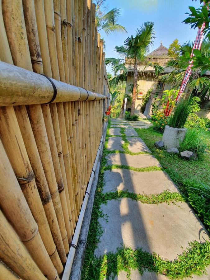 Ubud Paras Villa Exteriör bild